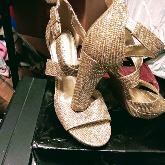 Heels - Picture 3 of 8